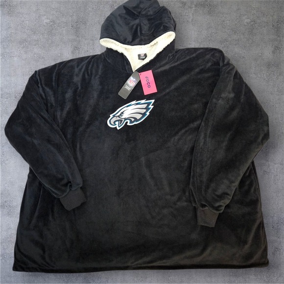 NFL Philadelphia Eagles FOCO Oversized Sherpa Lined Wearable Blanket Hoodeez New - Picture 1 of 11